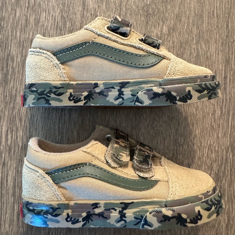 New toddler Vans sneakers